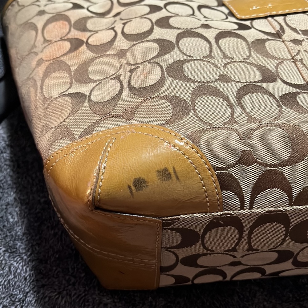 Coach Tote - Picture 13 of 14